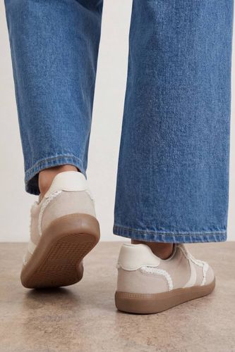 Baskets Tyler En Synthétique Avec Détails En Dentelle À Lacets | Taille 6 - Oasis - Modalova