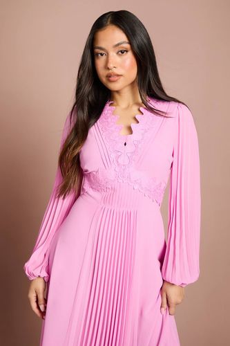 Robe Maxi Petite Avec Détails Plissés Et Finitions En Dentelle | Taille 46 - Coast - Modalova