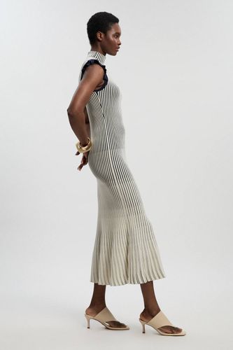 Robe Midi Tricotée À Manches Volantées Pointelle Petite Taille | Taille Medium - KarenMillen - Modalova