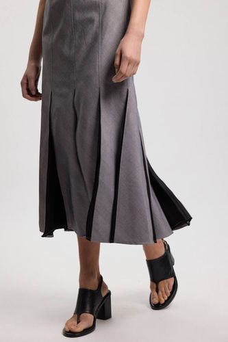 Robe Midi Ajustée À Carreaux Avec Détails Godets | Taille 16 - KarenMillen - Modalova