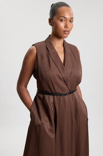 Robe Midi Grande Taille Évasée À Ceinture En Viscose Lin Premium Avec Col Tailleur | Taille 20 - KarenMillen - Modalova