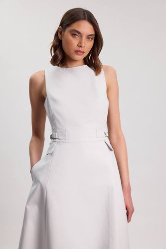 Robe Midi Cintrée En Coton Premium Avec Ceinture À Boucle | Taille 16 - KarenMillen - Modalova