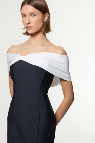 Robe Midi Tricotée à Bandeau avec Détails Contrastants | Taille 16 - KarenMillen - Modalova