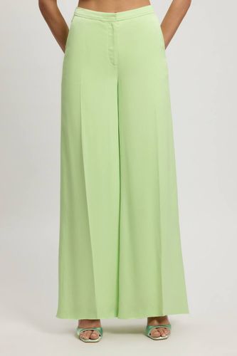 Pantalon Évasé Ajusté En Viscose Satinée | Taille 18 - KarenMillen - Modalova