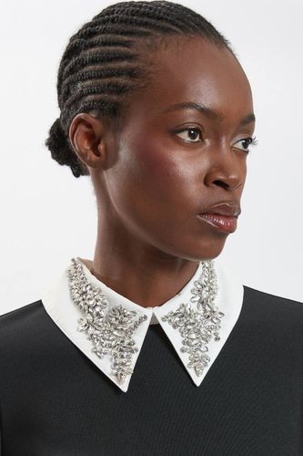 Haut En Maille Bandage Ajusté Avec Col Orné De Bijoux | Taille 18 - KarenMillen - Modalova