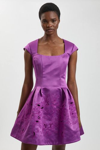 Robe Mini Cintrée En Satin À Découpes Ajourées | Taille 18 - KarenMillen - Modalova