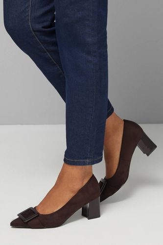 Escarpins Danny Coupe Large à Talon Bloc Moyen en synthétique avec Boucle Recouverte | Taille 39 - Wallis - Modalova