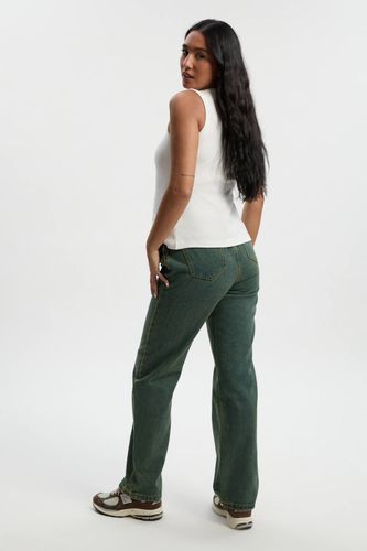 Jeans droitss enceintes avec taille placée sur le ventre | Taille 46 - boohoo - Modalova
