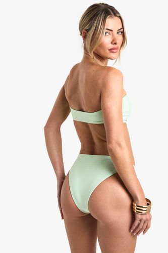 Top de bikini bandeau Fleur de Perle | Taille 44 - boohoo - Modalova