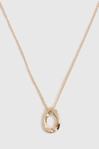 Collier pendentif ovale martelé - boohoo - Modalova
