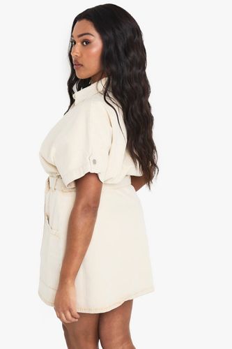 Plus Robe Chemise Utilitaire en Denim avec Ceinture | Taille 48 - boohoo - Modalova