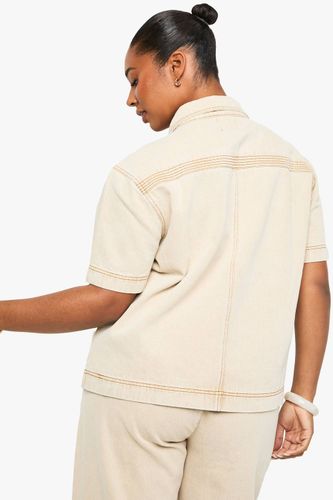 Chemise en denim plus lavée avec détails de couture | Taille 48 - boohoo - Modalova