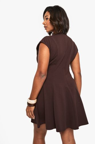Robe patineuse à panneaux volumineuse | Taille 48 - boohoo - Modalova