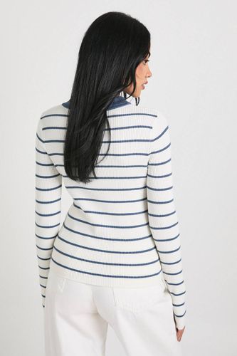 Haut En Maille Fine À Col Rayé | Taille Medium - boohoo - Modalova