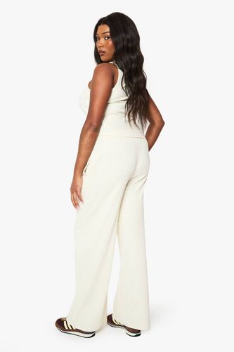 Ensemble basique coordonné grande taille : Gilet côtelé racer et pantalon | Taille 48 - boohoo - Modalova