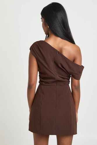Robe mini structurée effet lin à épaules dénudées | Taille 44 - boohoo - Modalova