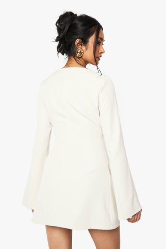 Robe Mini Ajustée À Manches Longues Et Encolure Bateau | Taille 42 - boohoo - Modalova