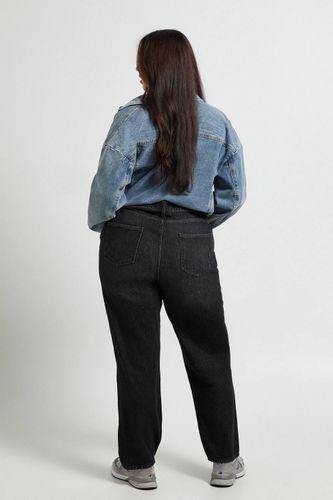 Jean Mom Taille Haute Plus Basics | Taille 28/32L - boohoo - Modalova