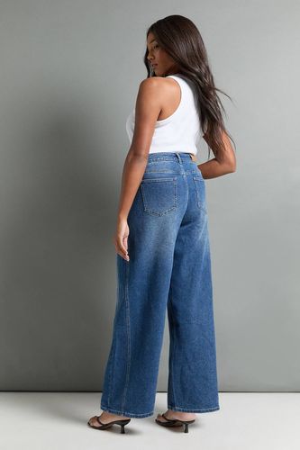 Le Jean Barrel Taille Haute Plus | Taille 48 - boohoo - Modalova