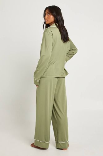 Ensemble Pyjama Petite Chemise À Manches Longues Et Pantalon Avec Détail Passepoilé | Taille 36 - boohoo - Modalova