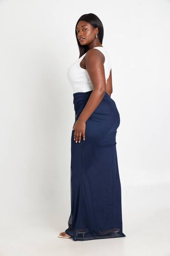 Jupe Maxi Drapée En Mesh Grande Taille | Taille 48 - boohoo - Modalova