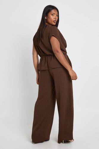 Ensemble coordonné Plus : blouse drapée tissée et pantalon | Taille 48 - boohoo - Modalova