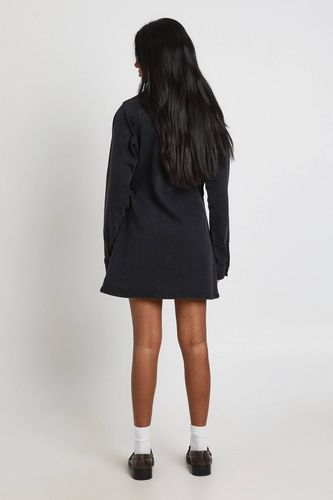 Robe En Jean À Devant Cache-cœur | Taille 44 - boohoo - Modalova