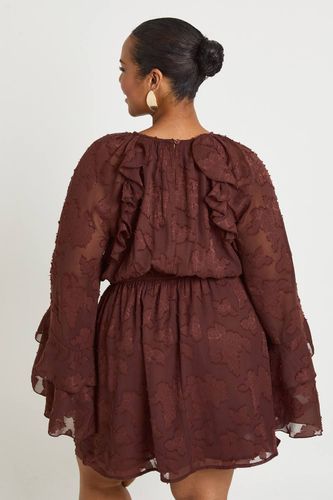 Robe Smockée À Volants Et Imprimé Floral Dévoré Grande Taille | Taille 48 - boohoo - Modalova