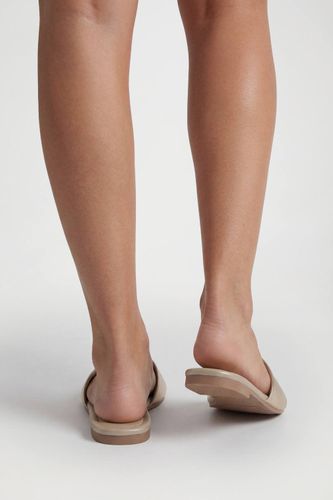 Sandales Mules Basiques À Bout Carré | Taille 40 - boohoo - Modalova