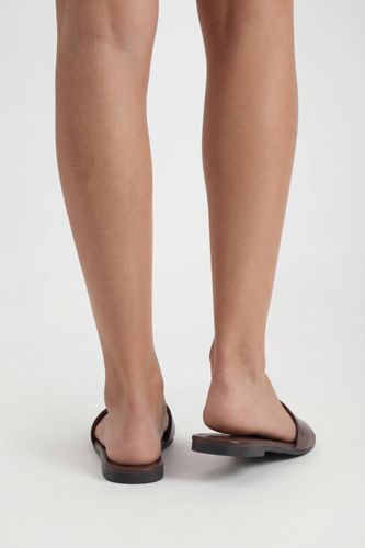 Mules À Bout Carré Coupe Large Basiques | Taille 41 - boohoo - Modalova