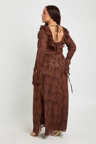 Robe Midaxi Grande Taille en Mousseline Dévorée à Volants | Taille 48 - boohoo - Modalova