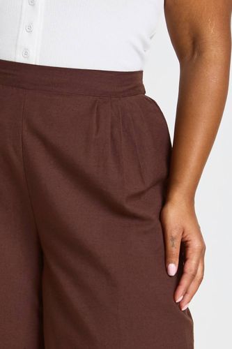 Pantalon Large Plissé Aspect Lin Grande Taille | Taille 48 - boohoo - Modalova