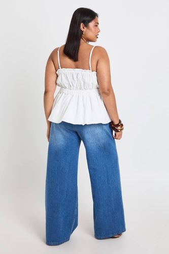Top Caraco Grande Taille Froncé Avec Détails Perlés | Taille 48 - boohoo - Modalova