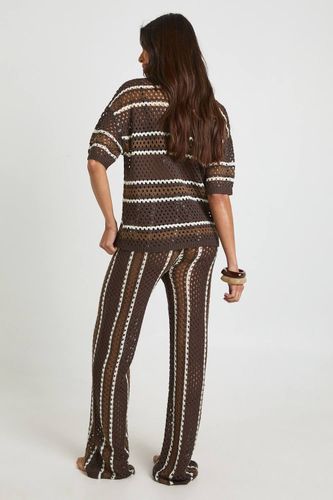Ensemble Coordonné Chemise Boutonnée Et Pantalon Large À Rayures En Crochet Pour La Plage | Taille Medium - boohoo - Modalova