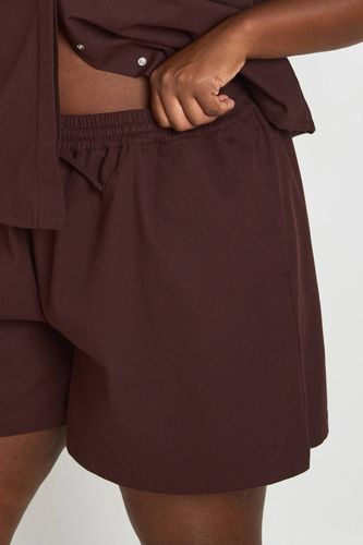 Short Ample Évasé En Chambray Grande Taille | Taille 46 - boohoo - Modalova