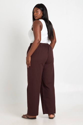 Pantalon Large En Chambray Avec Taille Élastiquée Grande Taille | Taille 48 - boohoo - Modalova