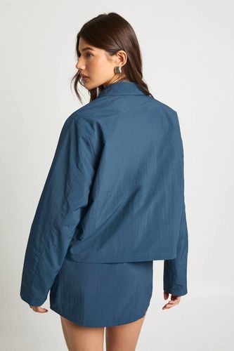 Veste Légère Zippée À Col | Taille Medium - boohoo - Modalova