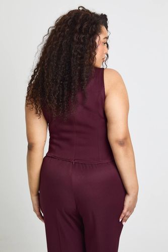 Haut Tissé Taille Plus à Col Nageur avec Taille Cintrée | Taille 48 - boohoo - Modalova
