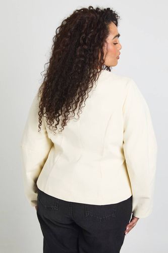 Blazer Grande Taille en Sergé à Manches Bouffantes Cintrées | Taille 48 - boohoo - Modalova