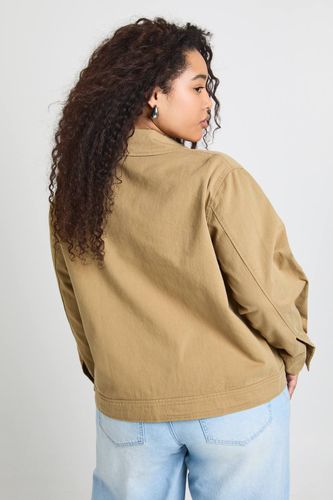 Chemise Utilitaire Oversize En Sergé Grande Taille | Taille 48 - boohoo - Modalova