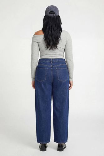 Body Asymétrique Côtelé Grande Taille Avec Détail Torsadé | Taille 48 - boohoo - Modalova