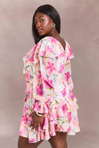 Robe Mini En Mousseline À Volants Et Imprimé Floral Plus | Taille 48 - boohoo - Modalova