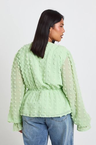 Haut Smocké Ample À Volants En Mousseline Dobby | Taille 44 - boohoo - Modalova