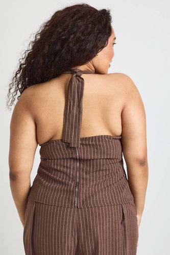Haut Dos-nu Rayé Pêche Grande Taille | Taille 48 - boohoo - Modalova