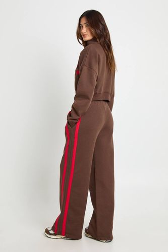 Ensemble De Jogging À Col Montant Avec Bandes Contrastées | Taille Medium - boohoo - Modalova