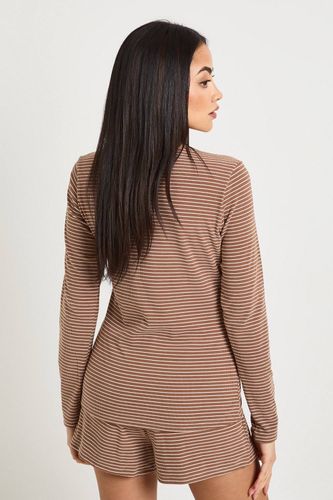 Ensemble Pyjama Côtelé Doux À Rayures Haut Manches Longues & Short | Taille 44 - boohoo - Modalova