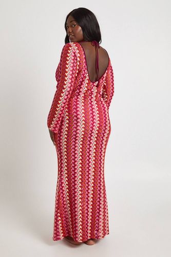 Robe Maxi Grande Taille Tricotée À Dos Échancré | Taille 50 - boohoo - Modalova