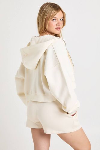 Short Molletonné Taille Haute Petite Avec Cordon De Serrage Interne | Taille Medium - boohoo - Modalova
