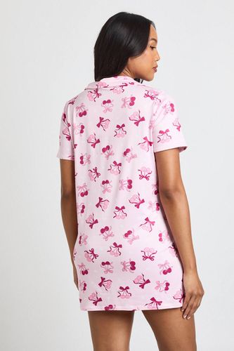 Chemise De Nuit De Maternité À Col Avec Nœuds Et Cœurs Boutonnée Sur Le Devant | Taille 44 - boohoo - Modalova