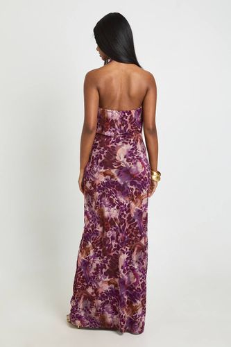 Robe Longue Moulante À Col Bénitier Avec Détails Bordés, Col Licou Et Maille Imprimée Léopard Flou | Taille 36 - boohoo - Modalova